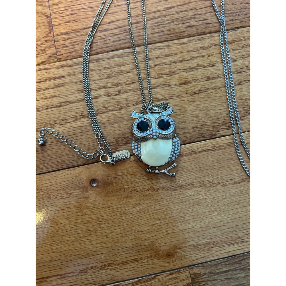 1987 Aero Silver Tone White Owl Pendant Long Chain Necklace Vintage Style